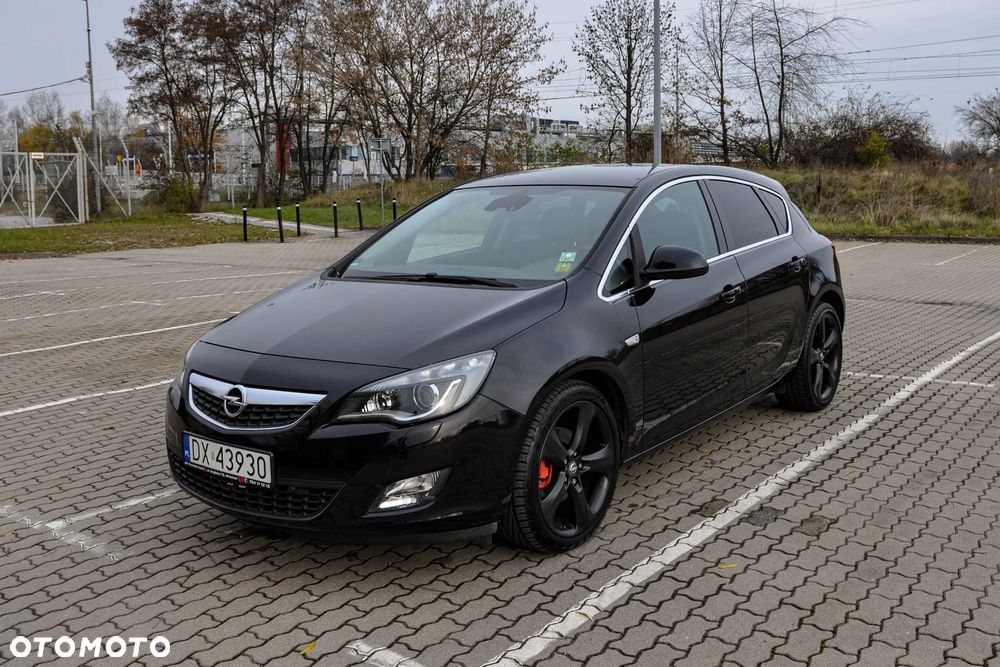 Opel Astra 1.6 Turbo Edition - 1