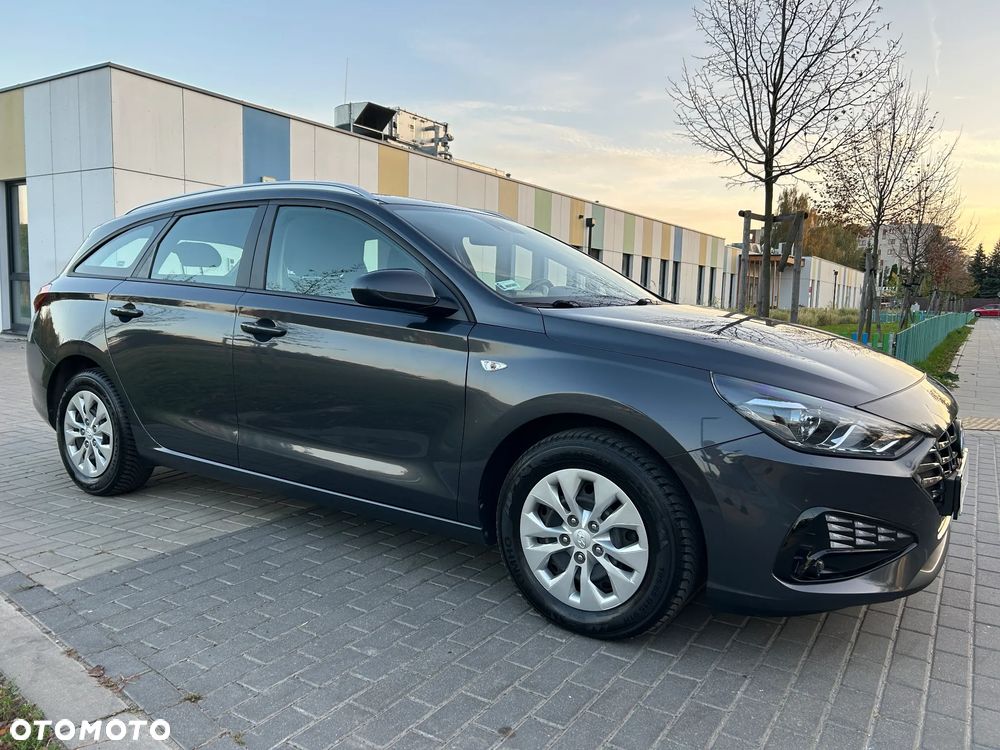 Hyundai i30 1.5 DPI Classic + - 33