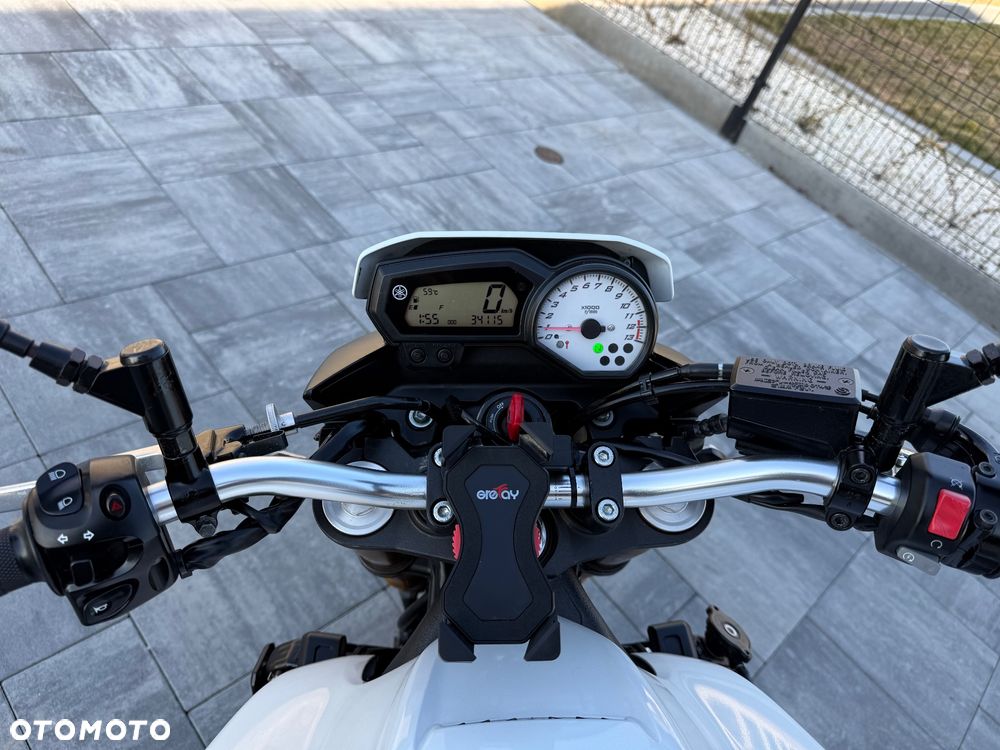 Yamaha FZ8 - 6