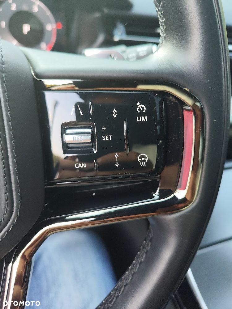Land Rover Range Rover Velar 3.0 D300 mHEV R-Dynamic SE - 11
