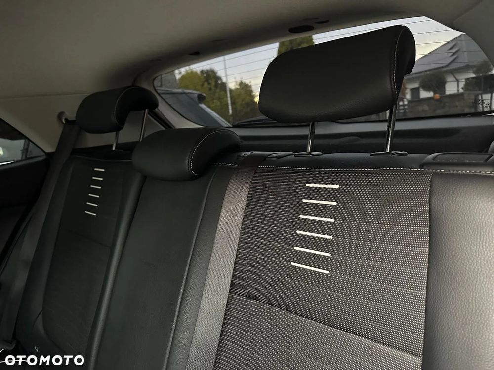 Kia Rio - 15