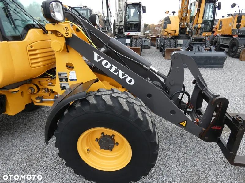 Volvo L20F Z Niemiec / Tylko 2.300mtg / Stan Idealny / - 25