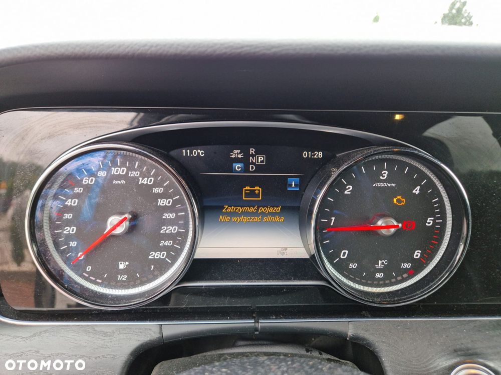 Mercedes-Benz Klasa E 220 d 4-Matic Business Edition 9G-TRONIC - 20