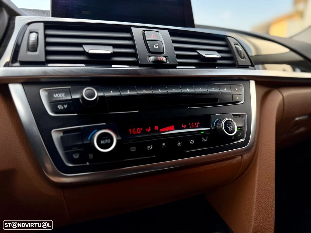 BMW 320 d Auto Line Luxury - 24