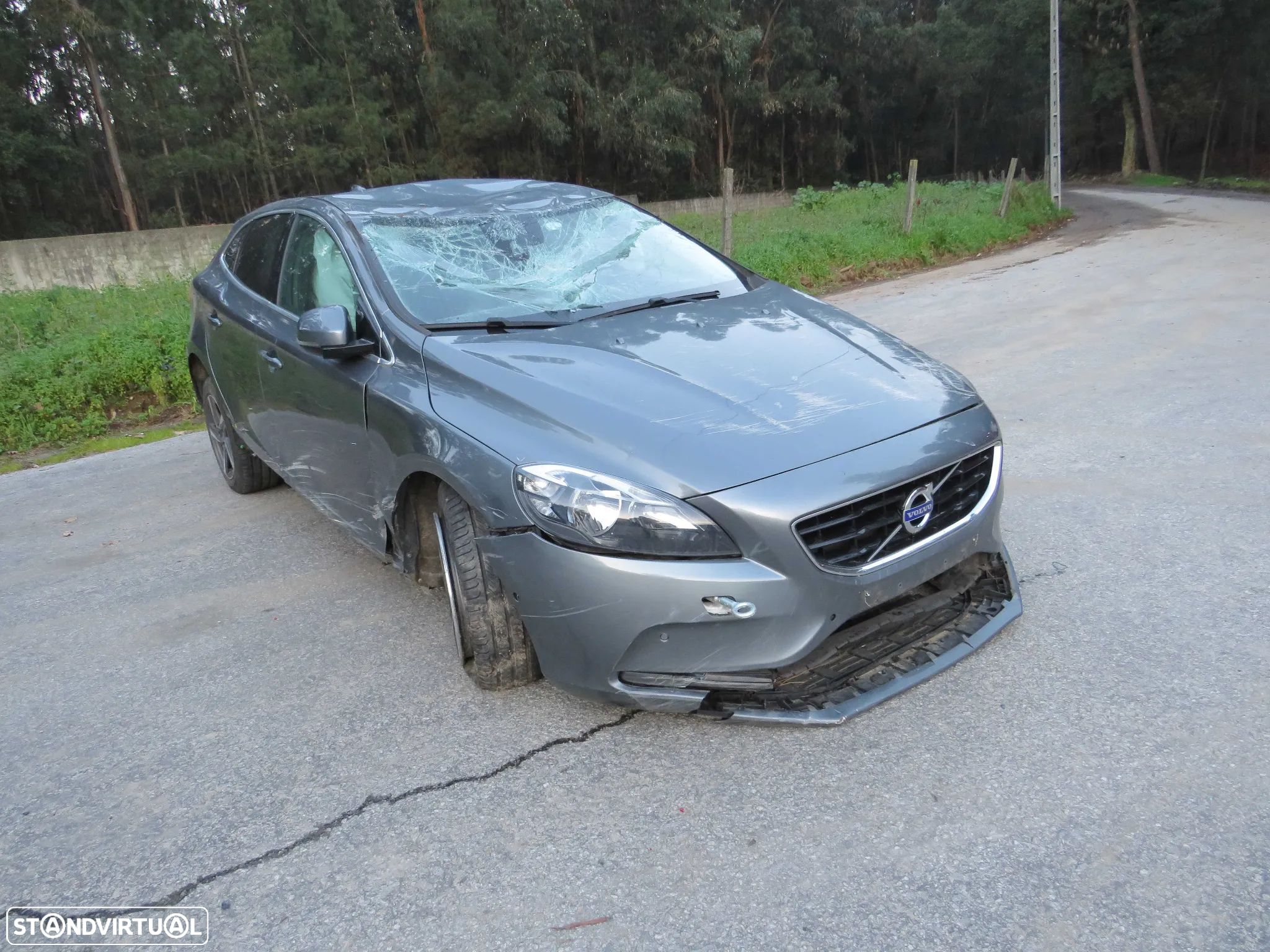 Volvo V40 1.6 D2 (114cv) de 2020 - Peças Usadas (8123) - 1