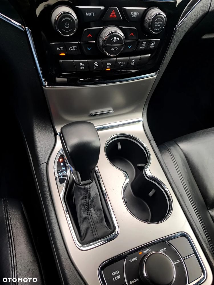 Jeep Grand Cherokee - 18