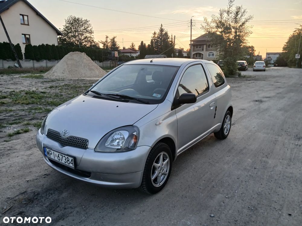 Toyota Yaris - 1
