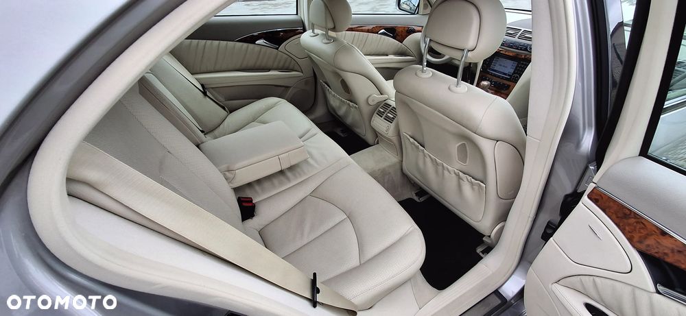 Mercedes-Benz Klasa E 350 4Matic Automatik Elegance - 16
