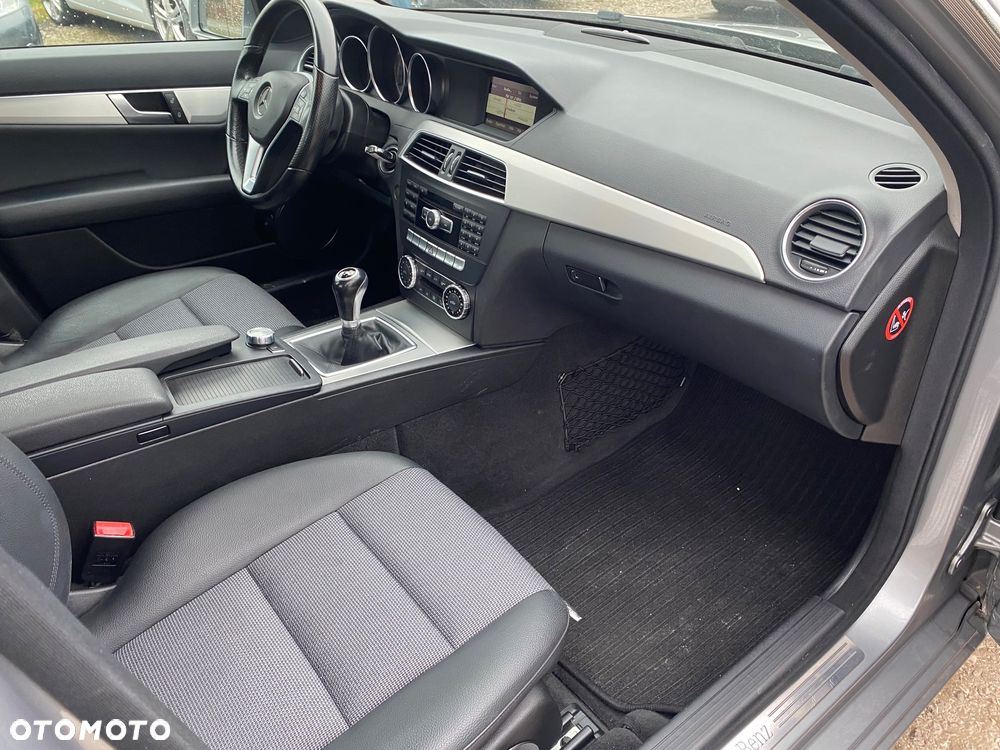 Mercedes-Benz Klasa C 180 (BlueEFFICIENCY) Avantgarde - 24