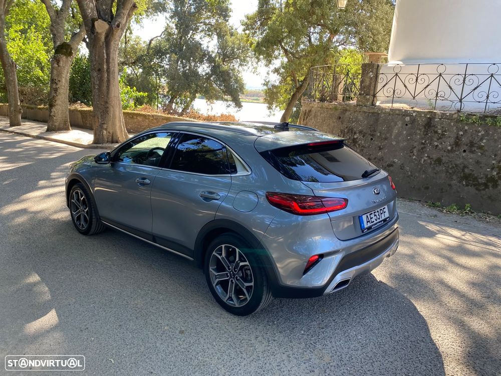 Kia XCeed 1.6 CRDi Tech+SRF - 13