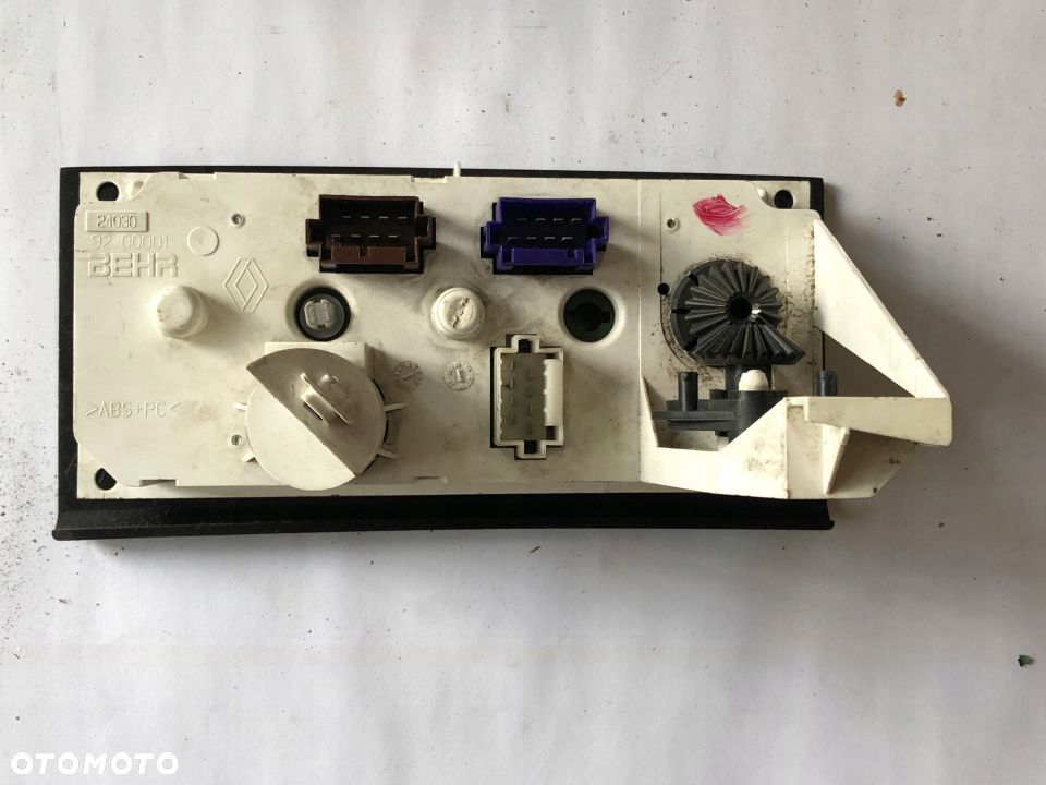 PANEL OGRZEWANIA/KLIMATYZACJI RENAULT MAGNUM - 2