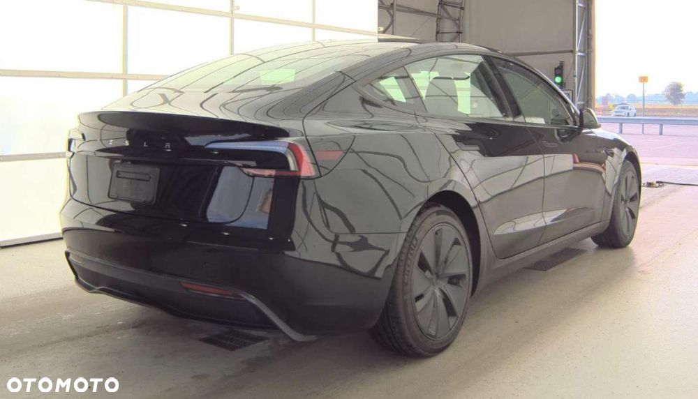 Tesla Model 3 - 2