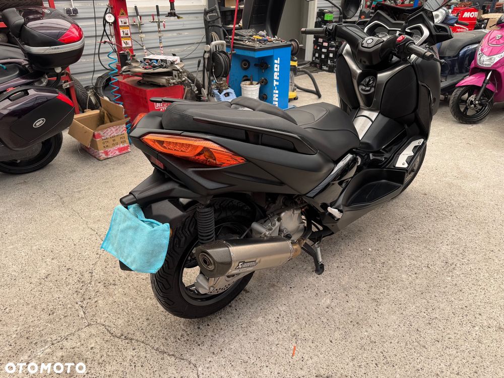 Yamaha X-max - 7
