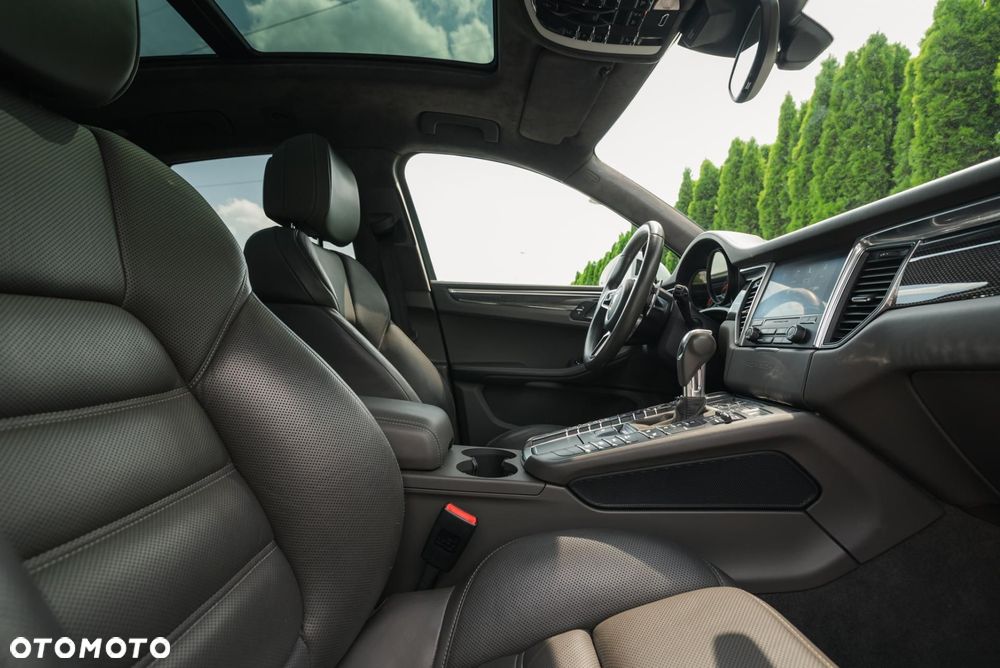 Porsche Macan Turbo - 17