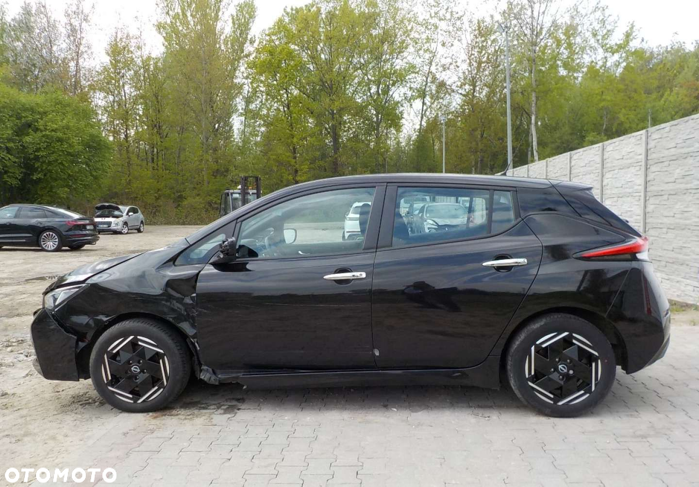 Nissan Leaf - 14