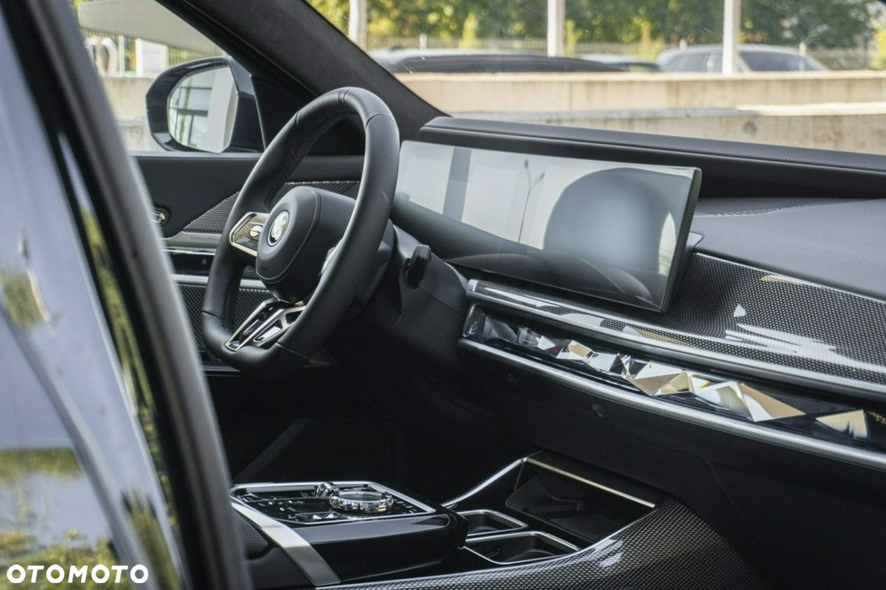 BMW i7 - 15
