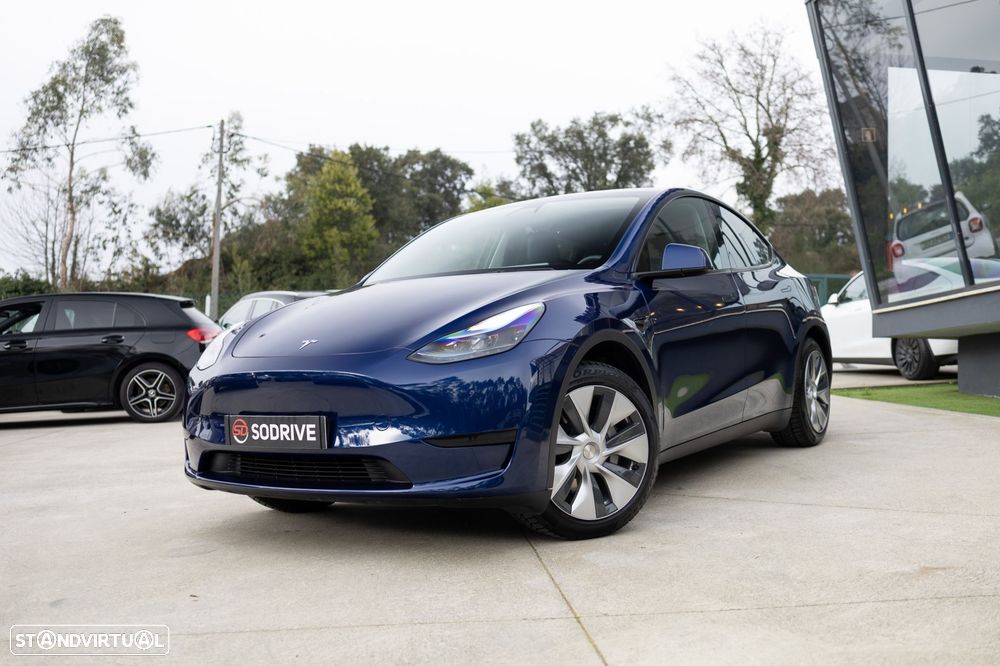 Tesla Model Y Standard RWD - 4
