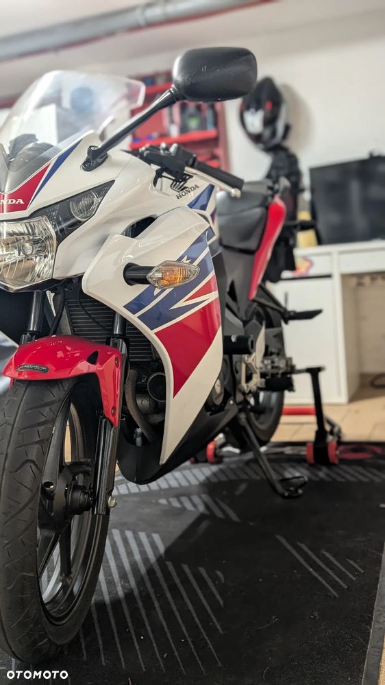 Honda CBR - 25