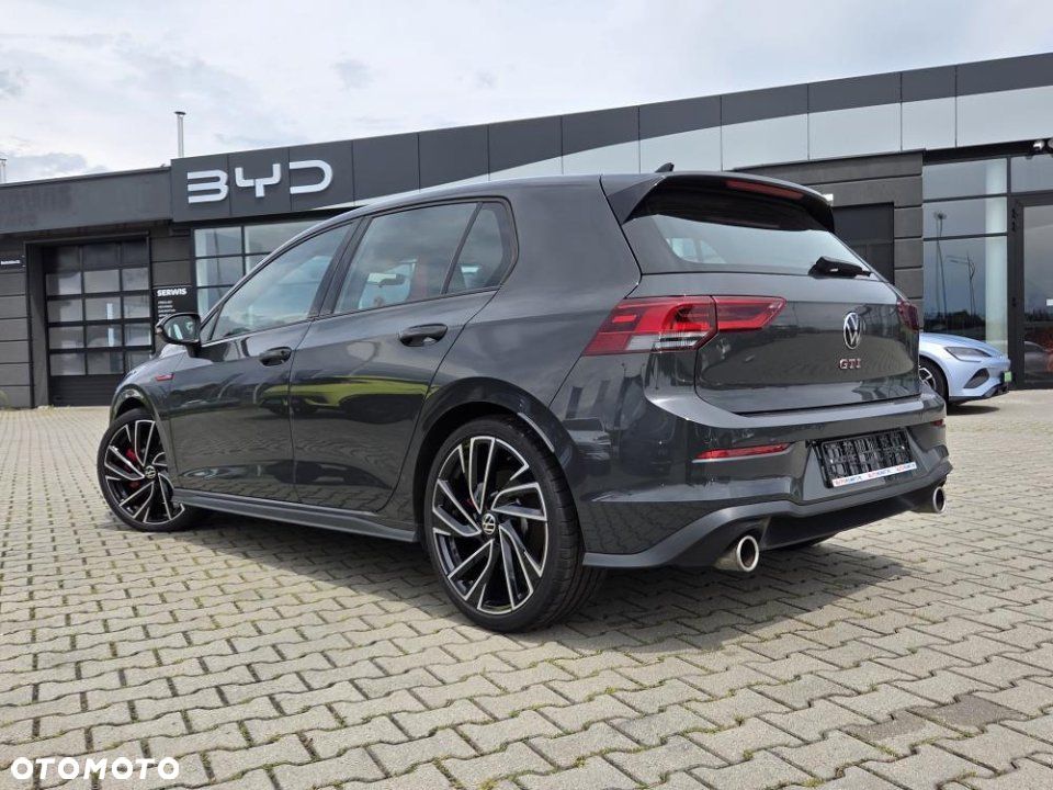 Volkswagen Golf - 3