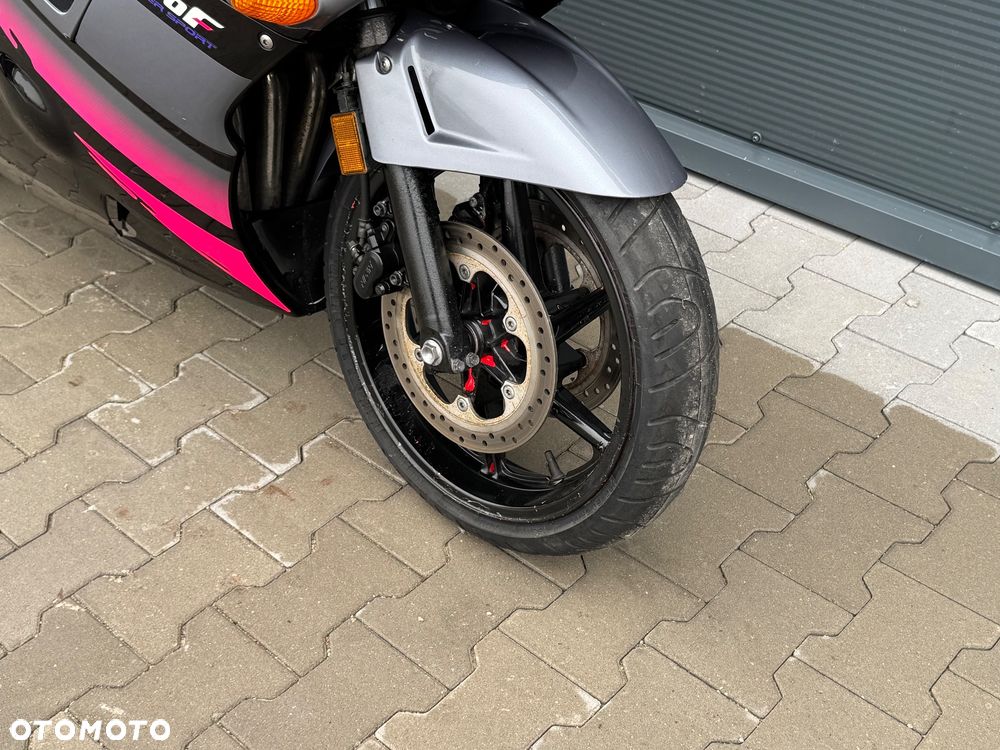 Honda CBR - 8
