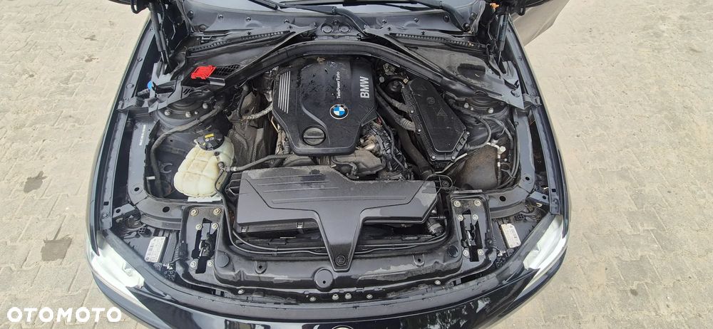 BMW Seria 3 318d xDrive Luxury Line - 25