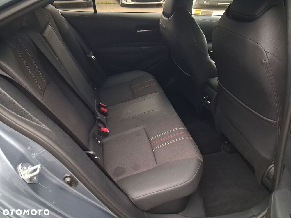 Toyota Corolla - 12