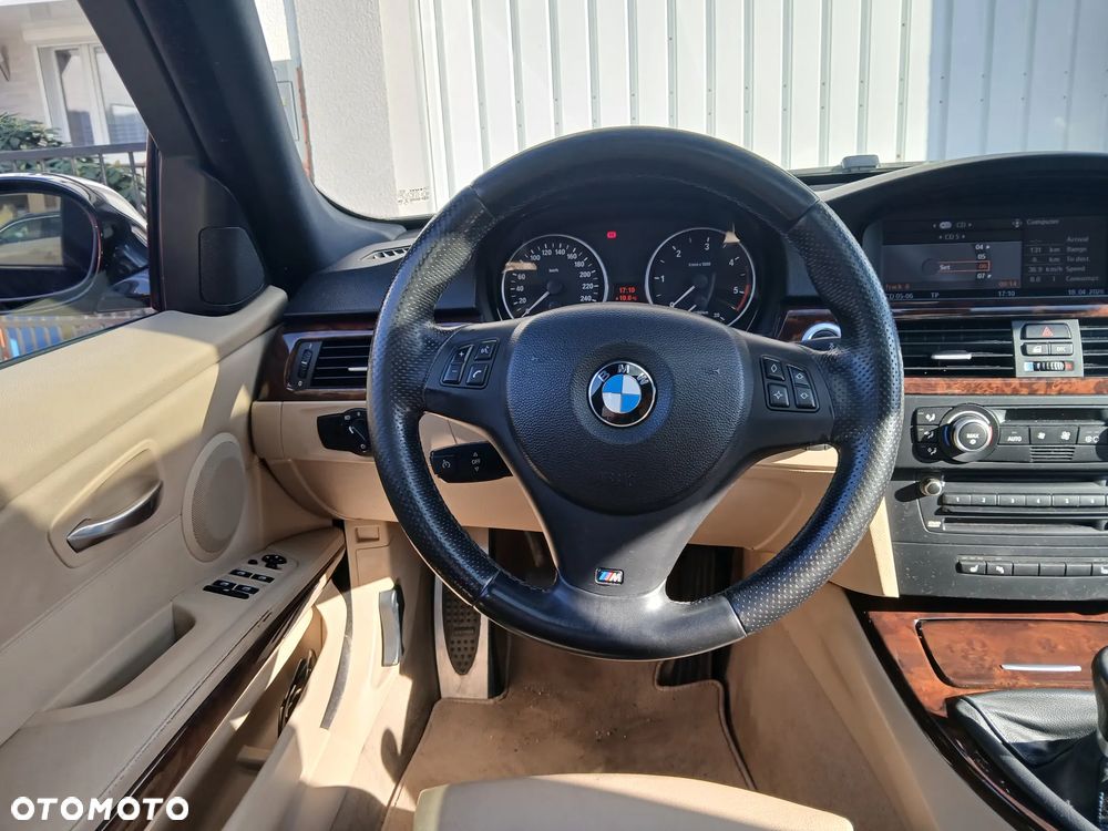 BMW Seria 3 325d - 26