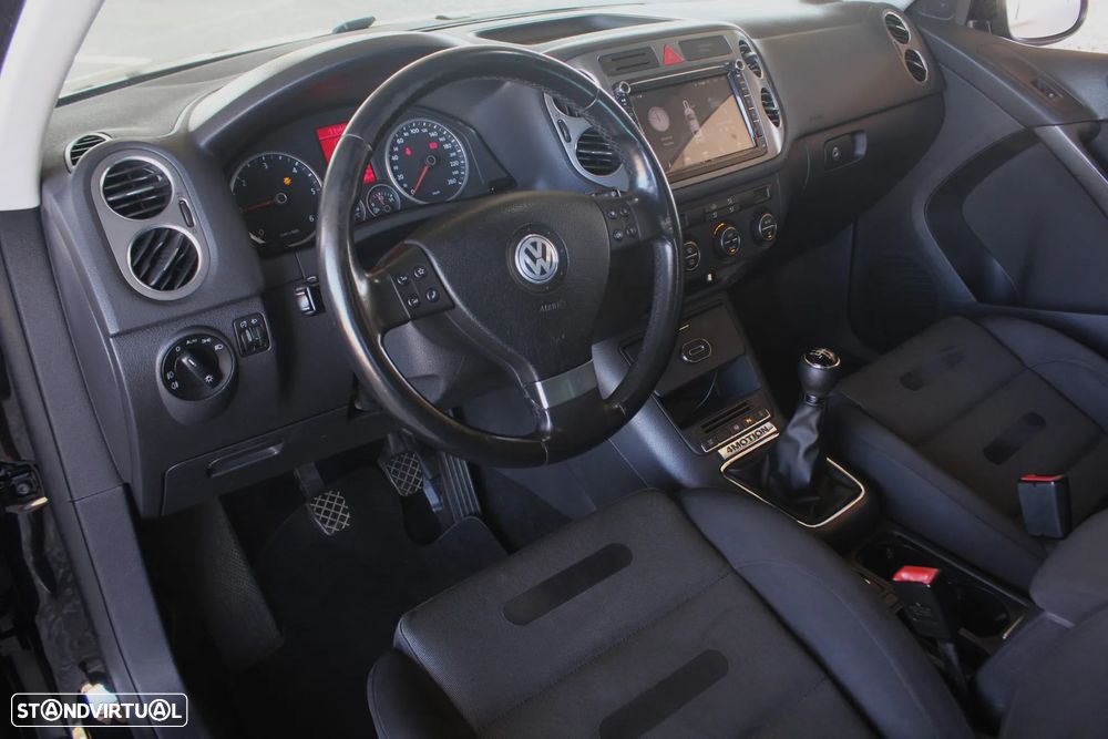 VW Tiguan 2.0 TDI Sport 4Motion - 29