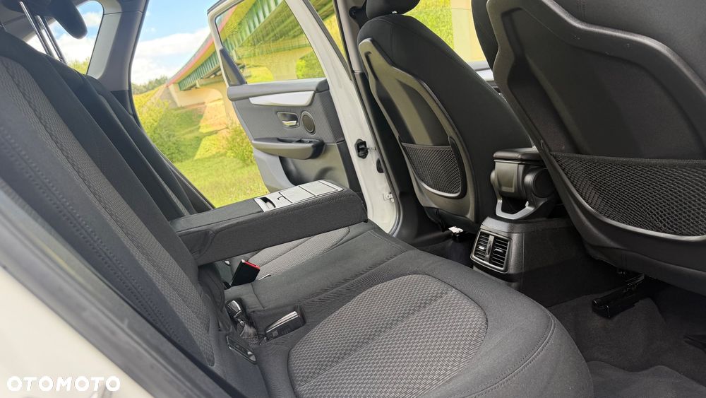 BMW Seria 2 218d - 23