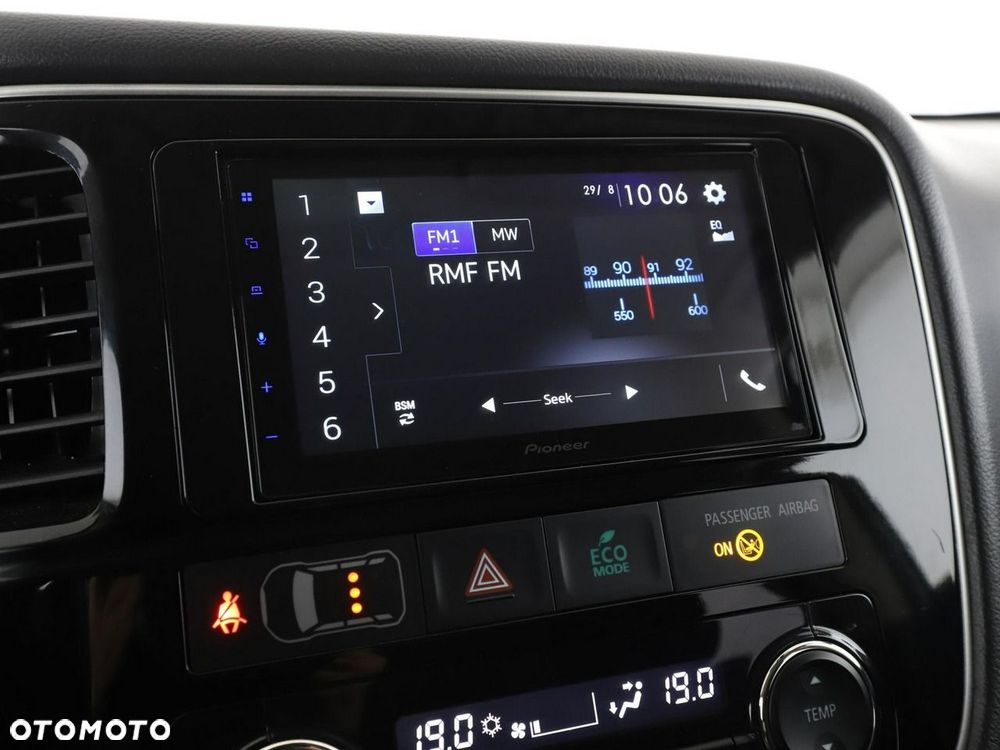 Mitsubishi Outlander 2.0 2WD SUV-Star - 23