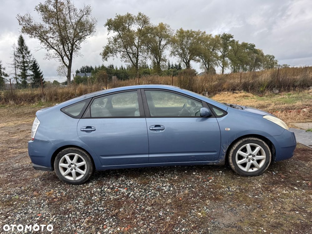 Toyota Prius 1.5 VVT-i Prestige - 4