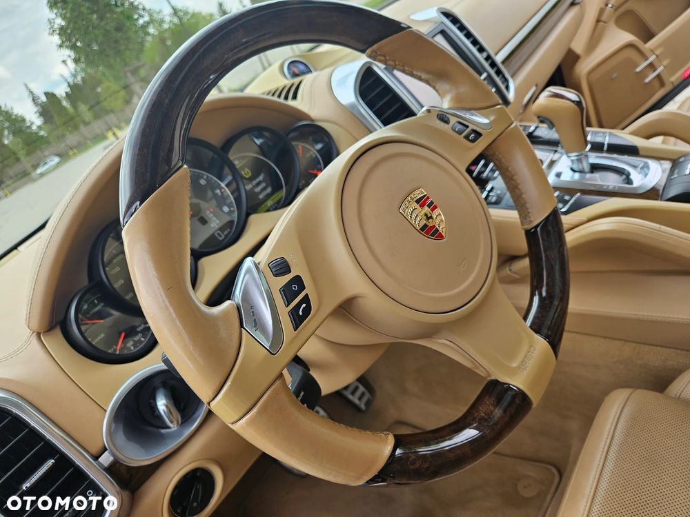 Porsche Cayenne - 29