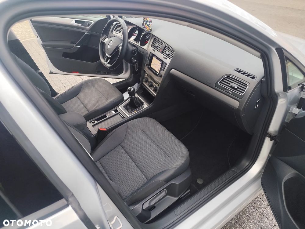 Volkswagen Golf 2.0 TDI BlueMotion Technology Edition - 20