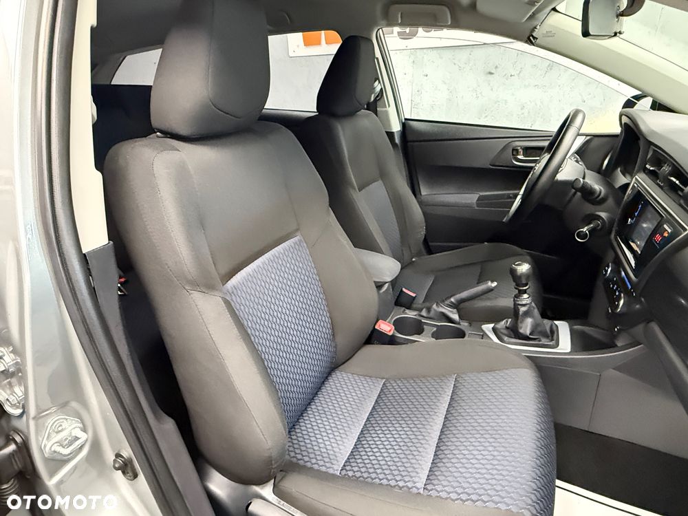 Toyota Auris - 10