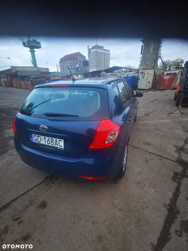 Kia Ceed - 4
