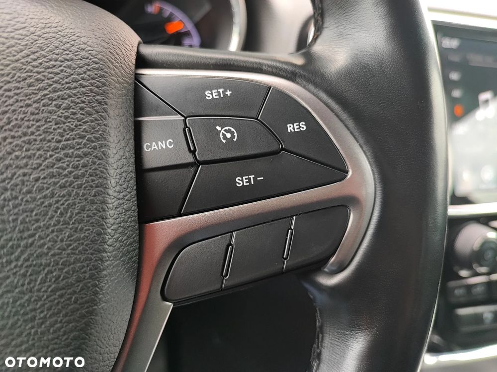 Jeep Grand Cherokee - 15