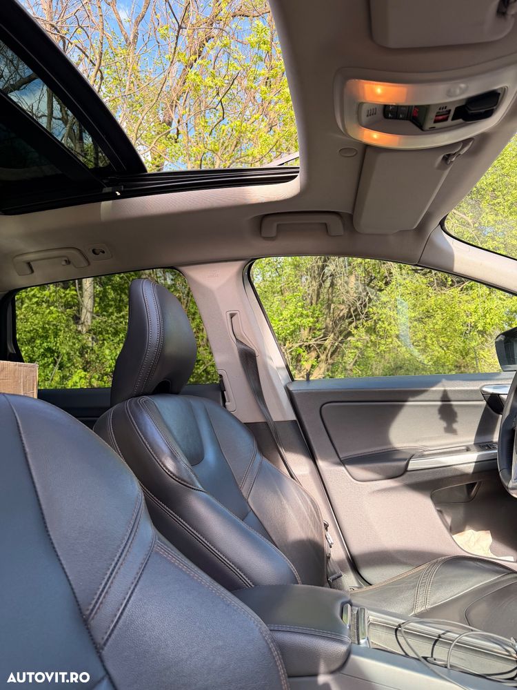 Volvo XC 60 D4 Geartronic Summum - 29