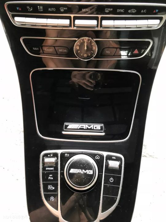 PANEL SRODKOWY TUNEL W213 dekor e klasa e220d amg - 2