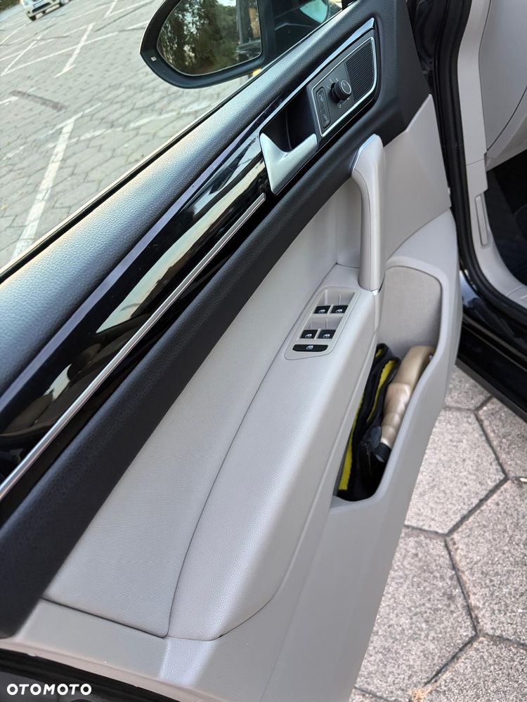 Volkswagen Golf Sportsvan - 11