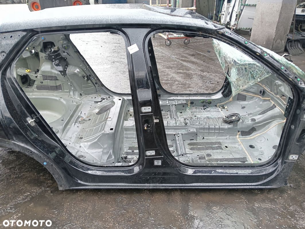 PRÓG PRAWY SŁUPEK ŚRODKOWY DS DS3 CROSSBACK (2018-2022) - 1