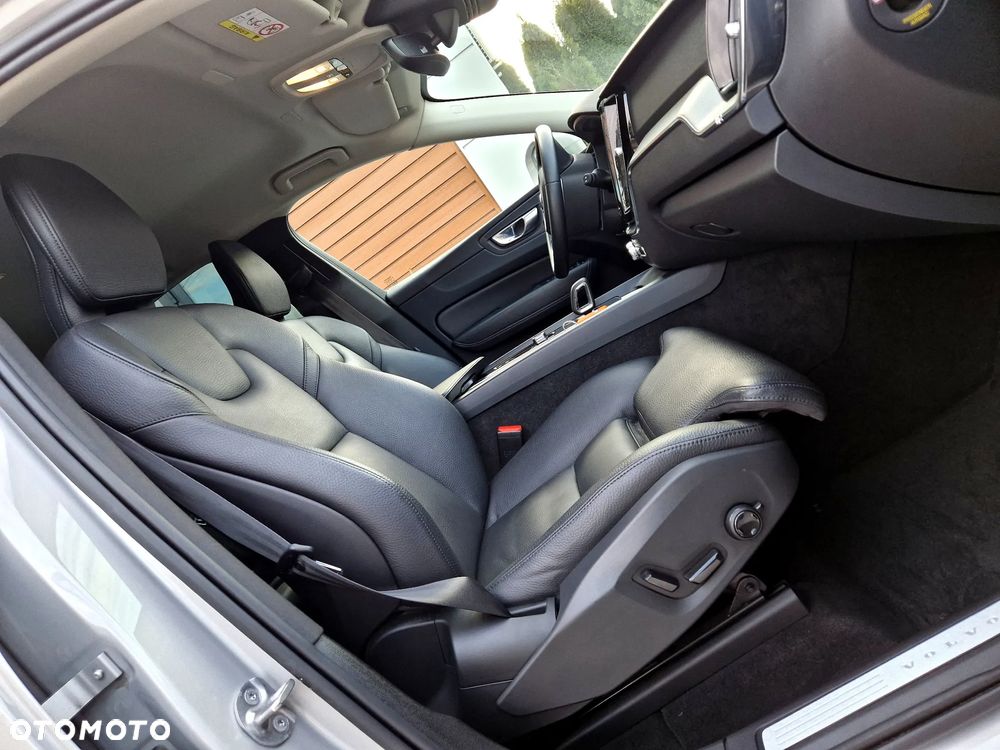 Volvo XC 60 B4 D Plus Bright - 10