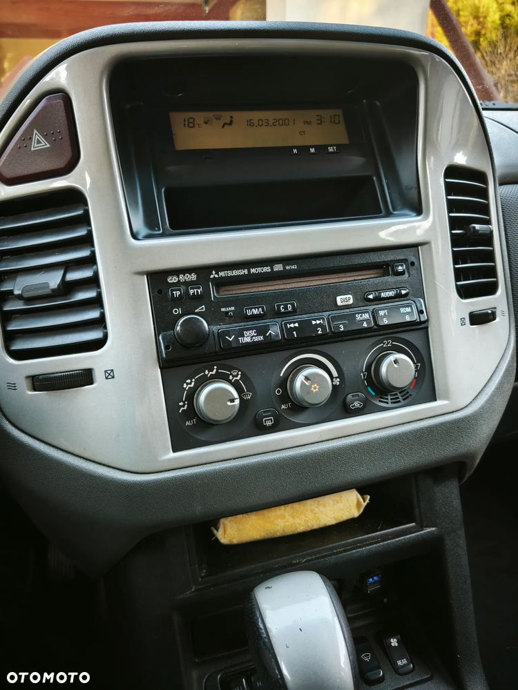 Mitsubishi Pajero 3.2 DID Instyle DAKAR - 13