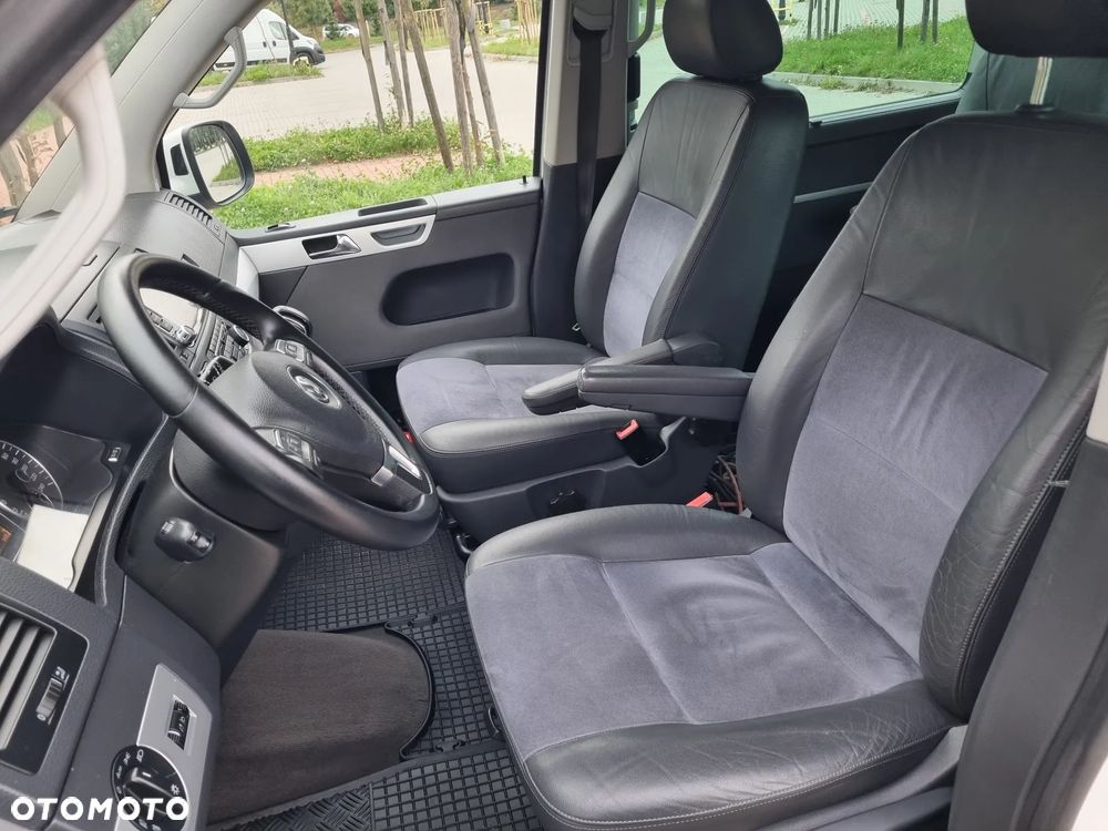 Volkswagen Multivan - 15