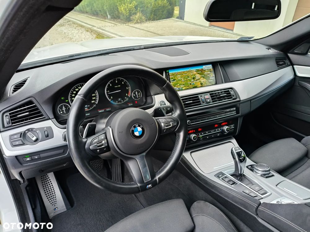 BMW Seria 5 525d xDrive - 26