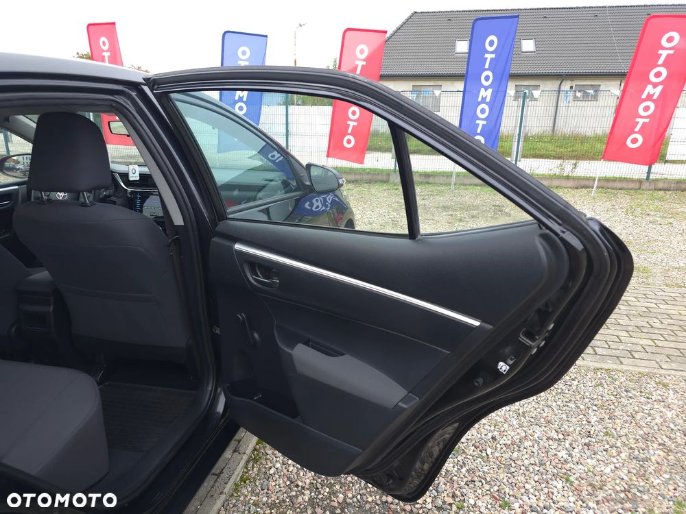 Toyota Corolla 1.6 Active EU6 - 12