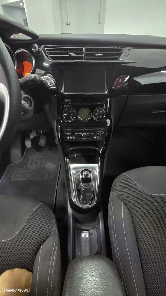 Citroën DS3 1.6 e-HDi So Chic - 11