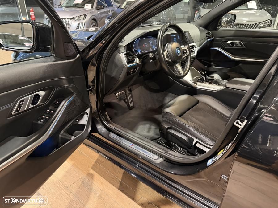 BMW 330 e Pack Desportivo M Auto - 10