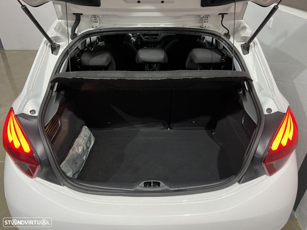 Peugeot 208 1.2 PureTech Style - 11