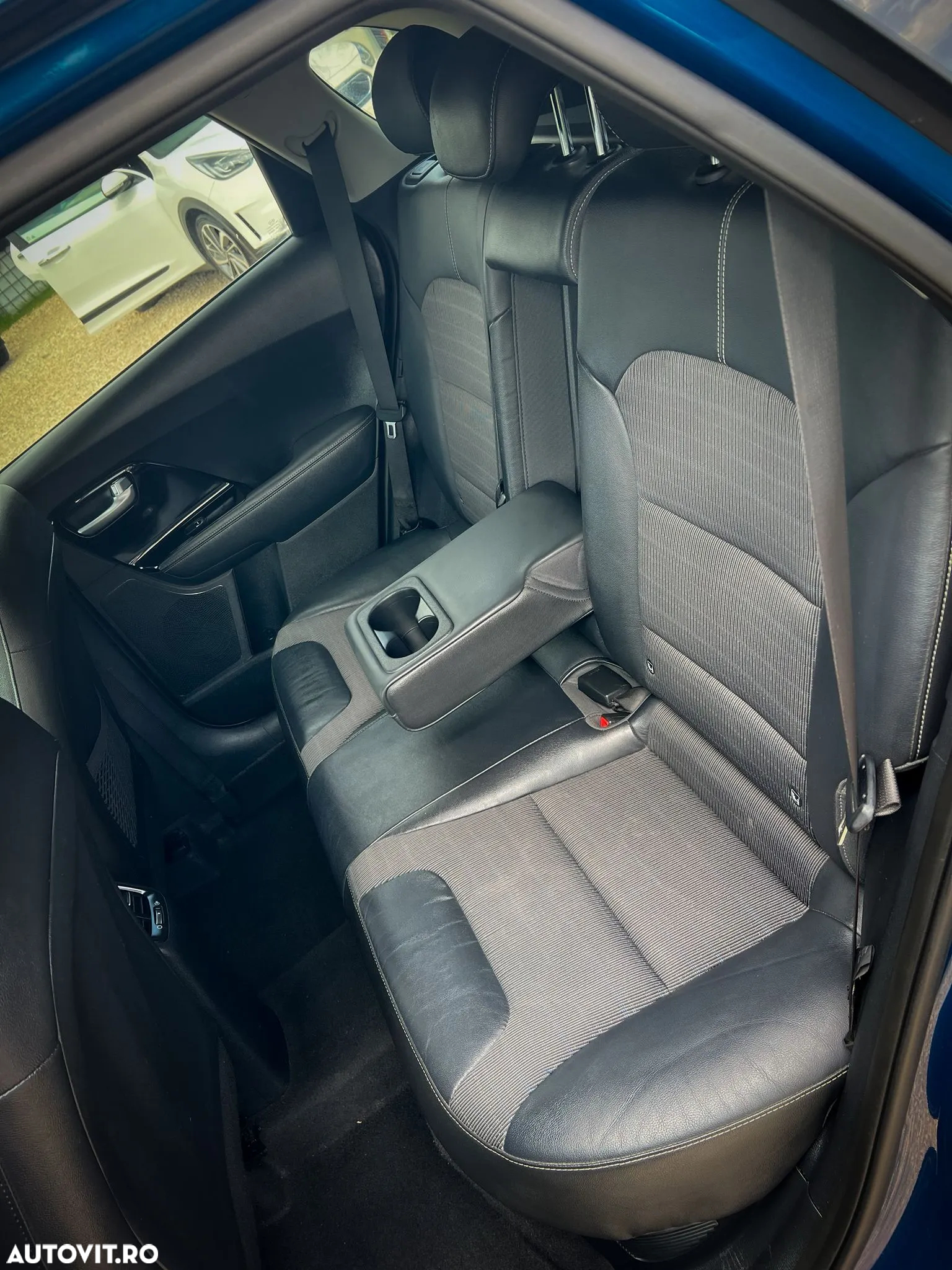 Kia Niro 1.6 GDI 2WD Aut. Edition 7 - 9