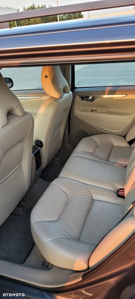 Volvo V70 D5 Momentum - 5